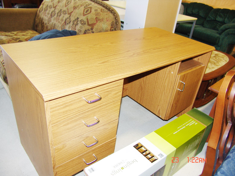 desk-solid002.jpg