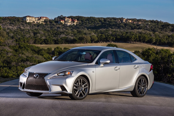 2016-Lexus-IS-350-F-Sport-Side-Angle.jpg