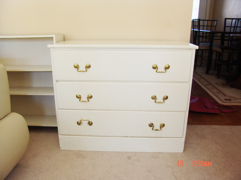 dresser001.jpg